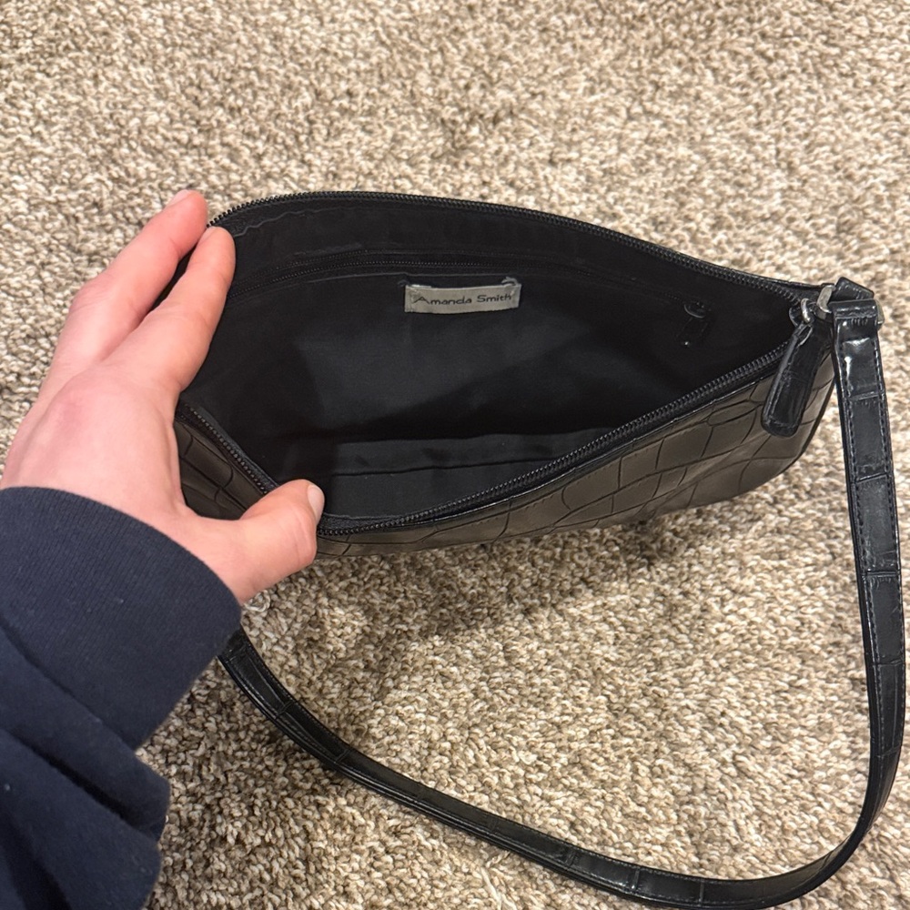 Amanda Smith Black Crocodile-Pattern Shoulder Bag - image 3